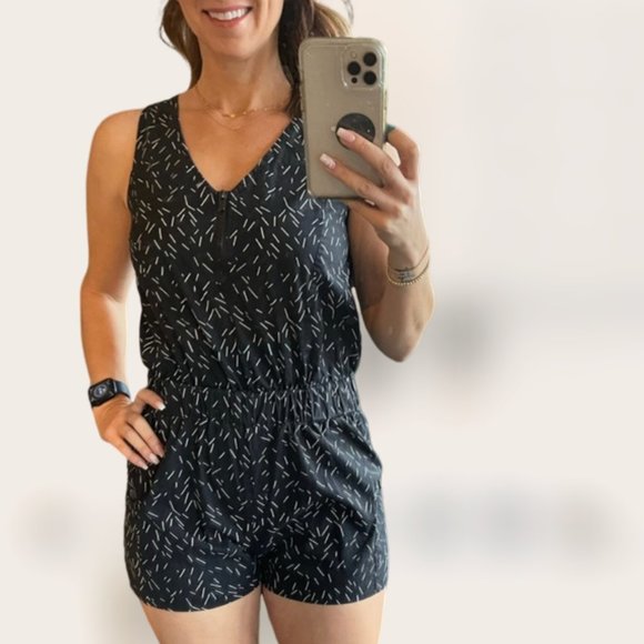 ZERGATIK | Mini Black/White Jumpsuit (Size M) - Picture 1 of 11